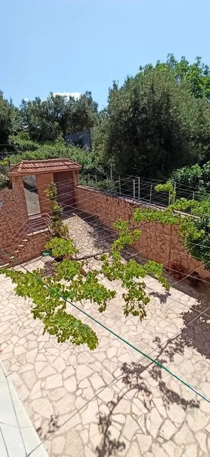 Villa Family Bitri Piqeras